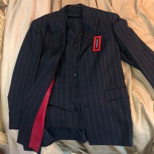 Steve Harvey men’s 3 piece suit. Brand New.